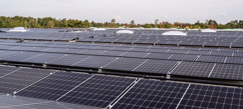 Die neue Photovoltaikanlage mit einer Gesamtleistung von 1.889 Kilowatt ist Teil der Regionalstrom-Plattform der SWS. Dort können Interessierte Energie aus Wind- und Solaranlagen aus der Region beliebig kombinieren oder den vorgeschlagenen Mix beziehen.